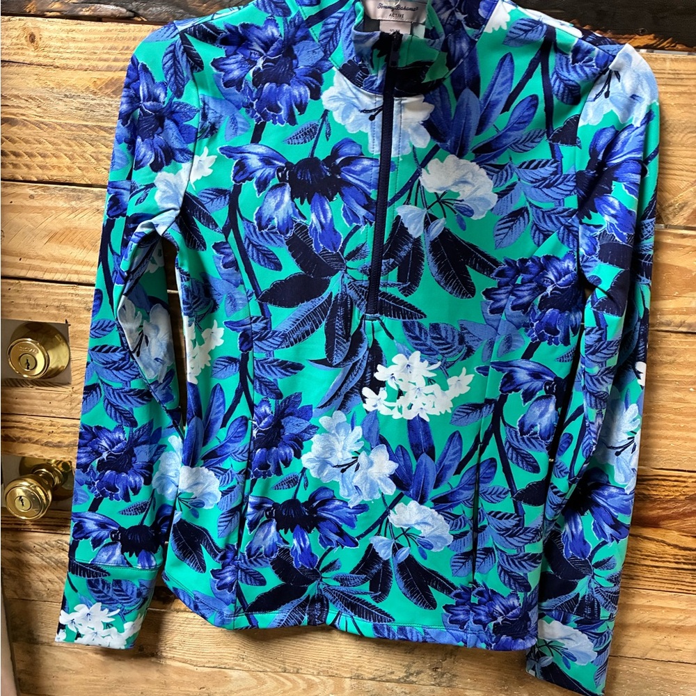 Tommy Bahama Blue and Green Activewear Top